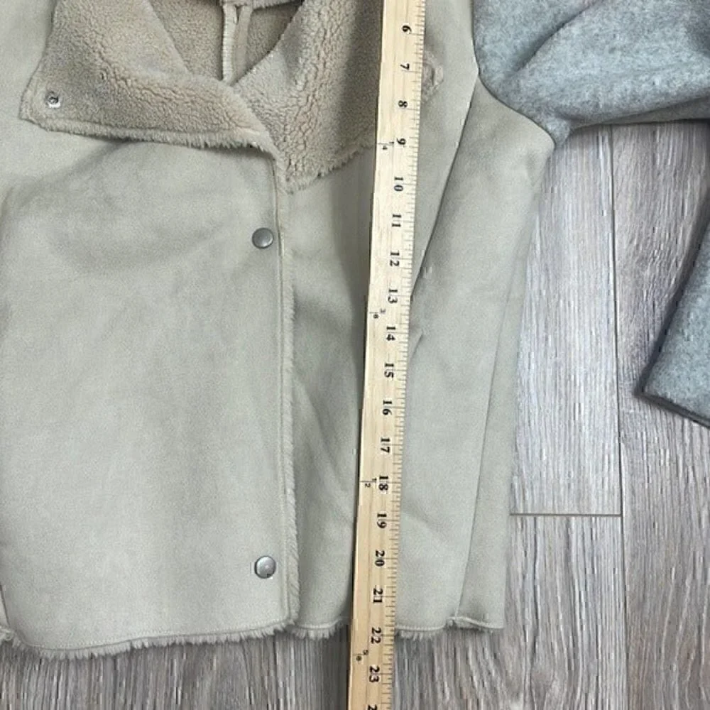 BB Dakota beige and gray  sherpa lined bomber jacket size SMALL